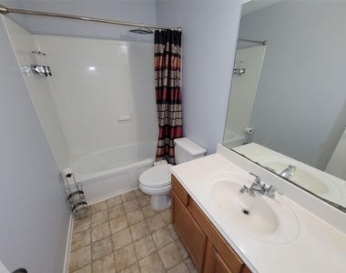 7506 Boxwood Ridge Lane - Photo Thumbnail 26