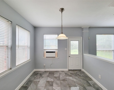 7506 Boxwood Ridge Lane - Photo Thumbnail 21