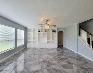 7506 Boxwood Ridge Lane - Photo Thumbnail 7