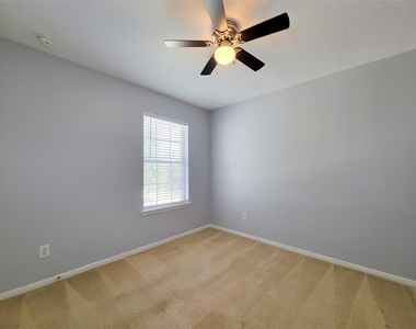 7506 Boxwood Ridge Lane - Photo Thumbnail 25