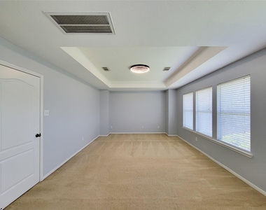 7506 Boxwood Ridge Lane - Photo Thumbnail 36