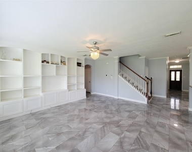 7506 Boxwood Ridge Lane - Photo Thumbnail 8