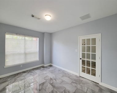 7506 Boxwood Ridge Lane - Photo Thumbnail 6