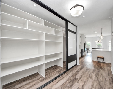 11207 Satin Tail Lane - Photo Thumbnail 9