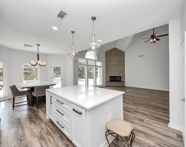 11207 Satin Tail Lane - Photo Thumbnail 14