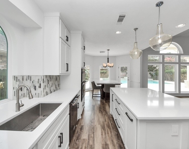 11207 Satin Tail Lane - Photo Thumbnail 15