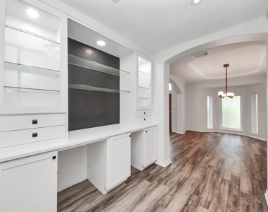 11207 Satin Tail Lane - Photo Thumbnail 8