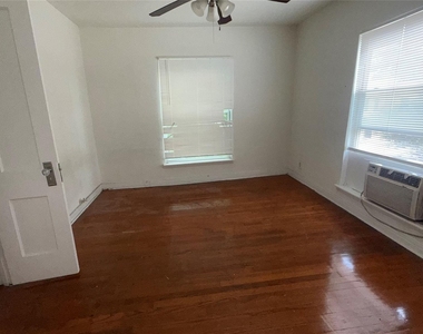 1842 W Main Street - Photo Thumbnail 4