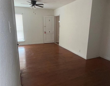 1842 W Main Street - Photo Thumbnail 9