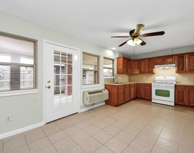 1103 Lake Shore Drive - Photo Thumbnail 25