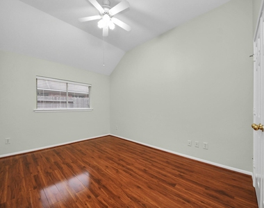 1103 Lake Shore Drive - Photo Thumbnail 22