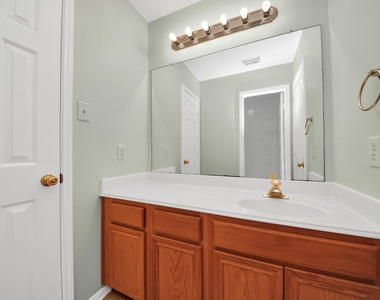 1103 Lake Shore Drive - Photo Thumbnail 20
