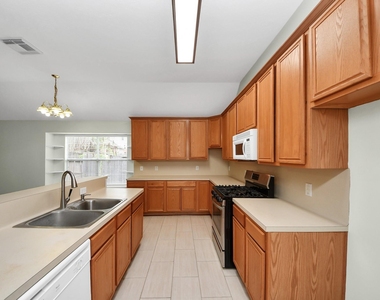 1103 Lake Shore Drive - Photo Thumbnail 2
