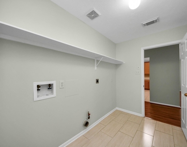 1103 Lake Shore Drive - Photo Thumbnail 24