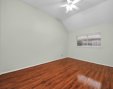 1103 Lake Shore Drive - Photo Thumbnail 23