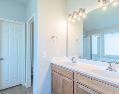 20926 Hamlet Ridge Lane - Photo Thumbnail 9