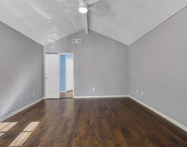 13314 Ravensway Drive - Photo Thumbnail 4