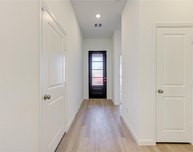 30347 Tall Fescue Drive - Photo Thumbnail 4