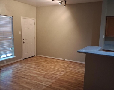 7364 Regency Square Court - Photo Thumbnail 4