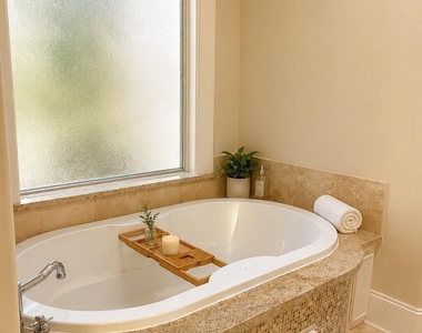 1700 Sunset Boulevard - Photo Thumbnail 15