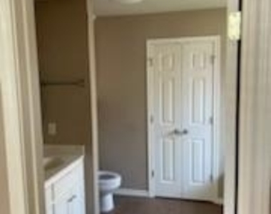 929 Crystal Dove Avenue - Photo Thumbnail 6