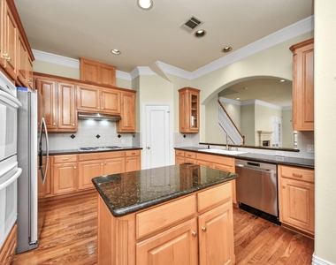 605 W Polk Street - Photo Thumbnail 11
