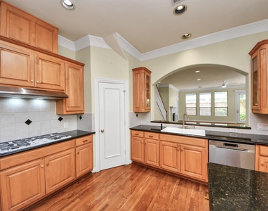 605 W Polk Street - Photo Thumbnail 15