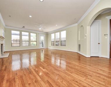 605 W Polk Street - Photo Thumbnail 19