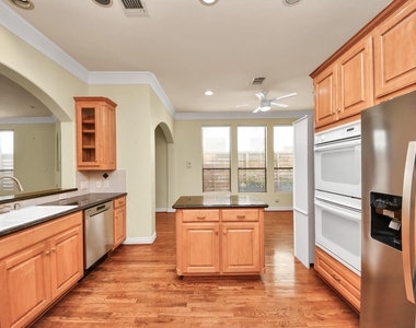 605 W Polk Street - Photo Thumbnail 17