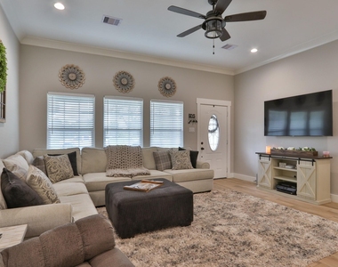 13202 Cardin Street - Photo Thumbnail 3