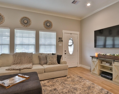 13202 Cardin Street - Photo Thumbnail 4