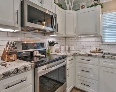 13202 Cardin Street - Photo Thumbnail 8