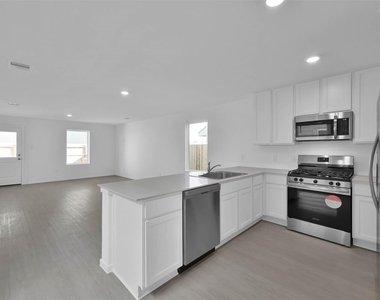 18243 Via Aurelia Drive - Photo Thumbnail 7