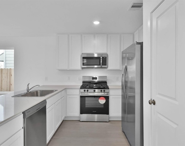 18243 Via Aurelia Drive - Photo Thumbnail 8