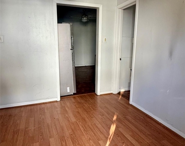 1526 Yale Street - Photo Thumbnail 1