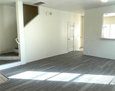 23623 Twisting Falls Drive - Photo Thumbnail 10