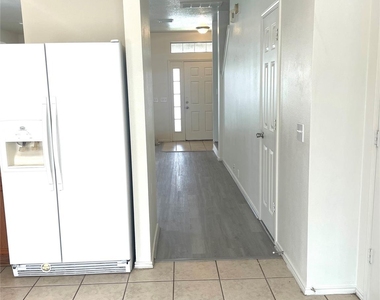 23623 Twisting Falls Drive - Photo Thumbnail 20