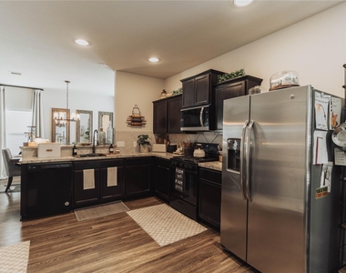16202 Augusta Oaks Court - Photo Thumbnail 4