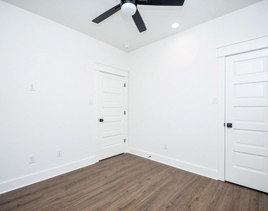 4101 Victoria Avenue - Photo Thumbnail 21