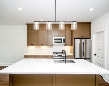 4101 Victoria Avenue - Photo Thumbnail 10