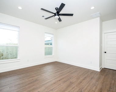 4101 Victoria Avenue - Photo Thumbnail 25