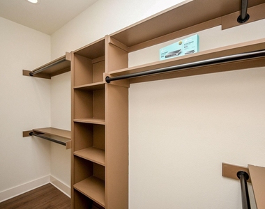 4101 Victoria Avenue - Photo Thumbnail 27