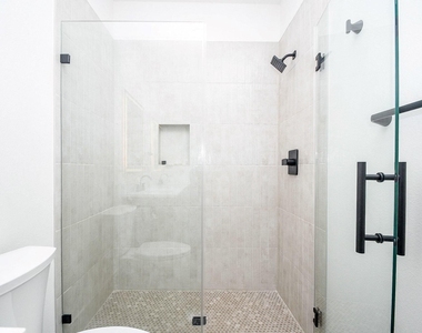 4101 Victoria Avenue - Photo Thumbnail 29