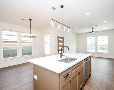 4101 Victoria Avenue - Photo Thumbnail 14