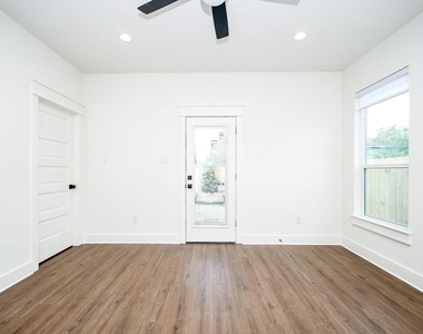 4101 Victoria Avenue - Photo Thumbnail 26
