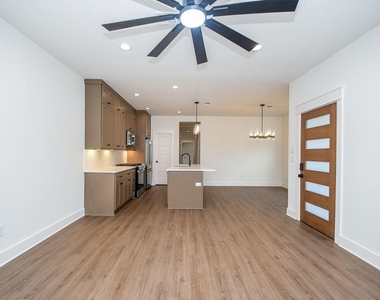 4101 Victoria Avenue - Photo Thumbnail 7
