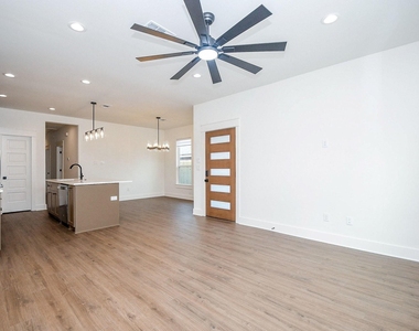 4101 Victoria Avenue - Photo Thumbnail 6