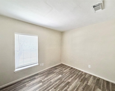 12230 Fetlock Drive - Photo Thumbnail 10