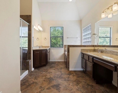 5503 Livorno Way - Photo Thumbnail 14