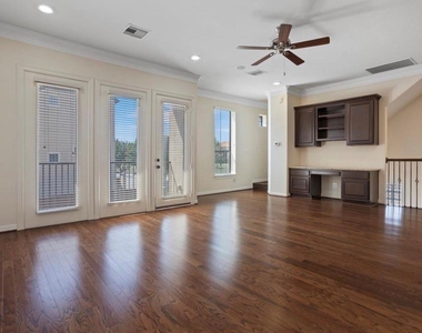 5503 Livorno Way - Photo Thumbnail 9